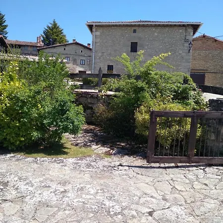 Feriehus La Casona Del Condado Cucho